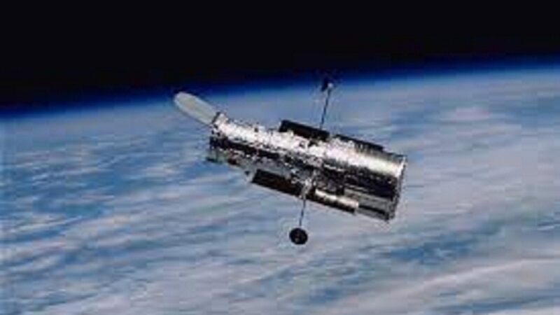 For sidelined Hubble Space Telescope, NASA considering programming fixes