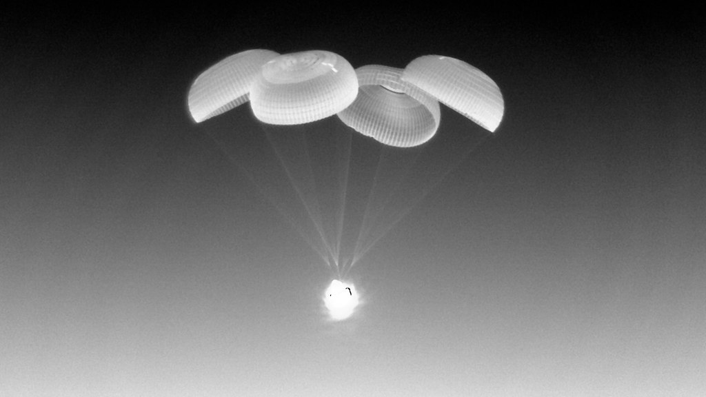 Slacking parachutes on Dragon case are not an issue, NASA and SpaceX say
